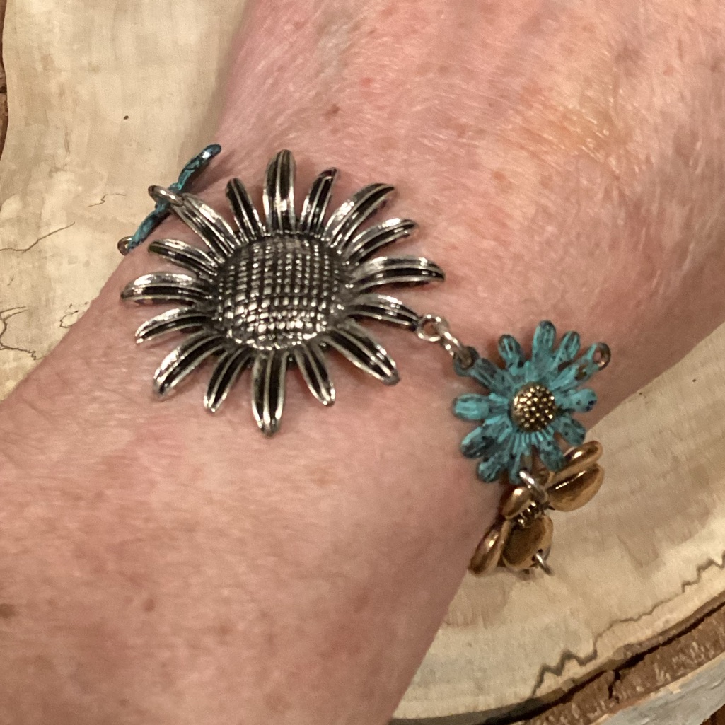 Flower Bracelet 16$
